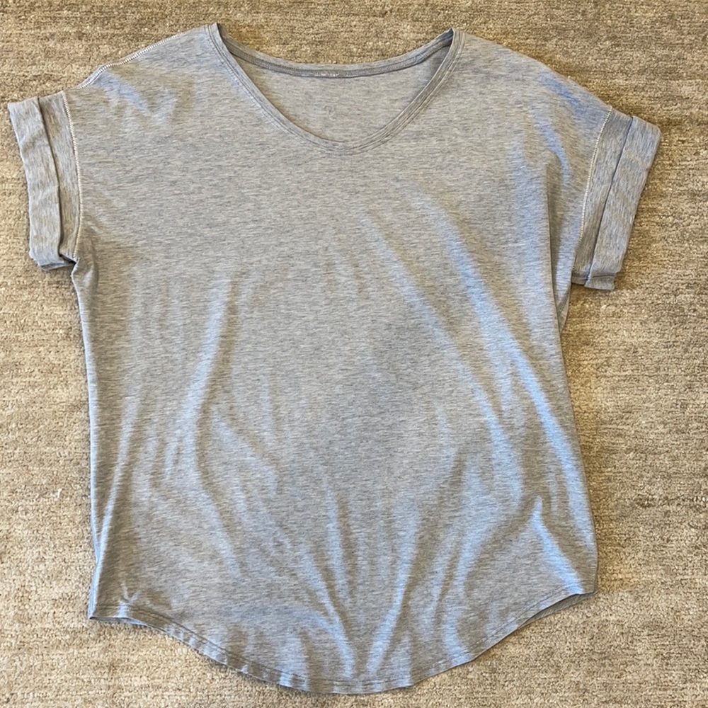 Gray lululemon size 6 short sleeve flow top